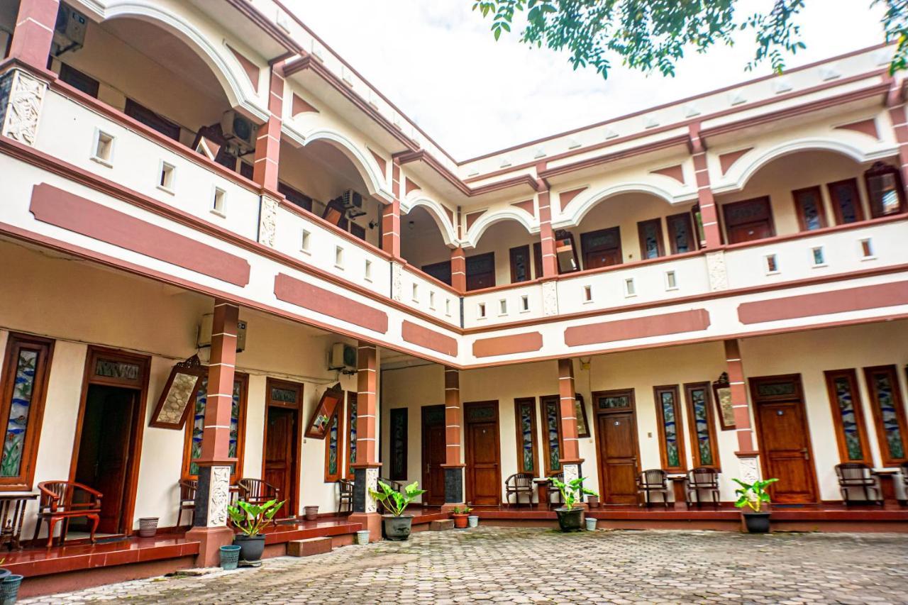 Hotel Laweyan Solo Exterior photo