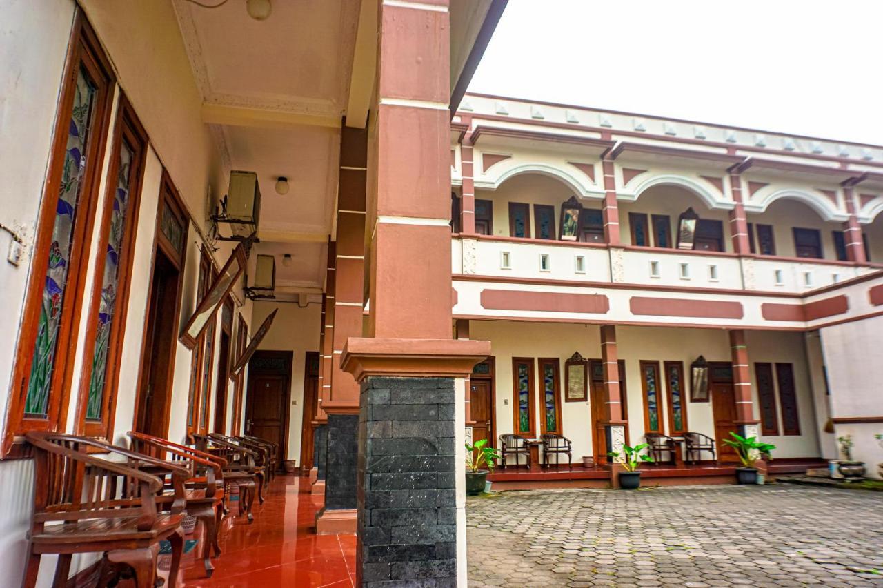 Hotel Laweyan Solo Exterior photo
